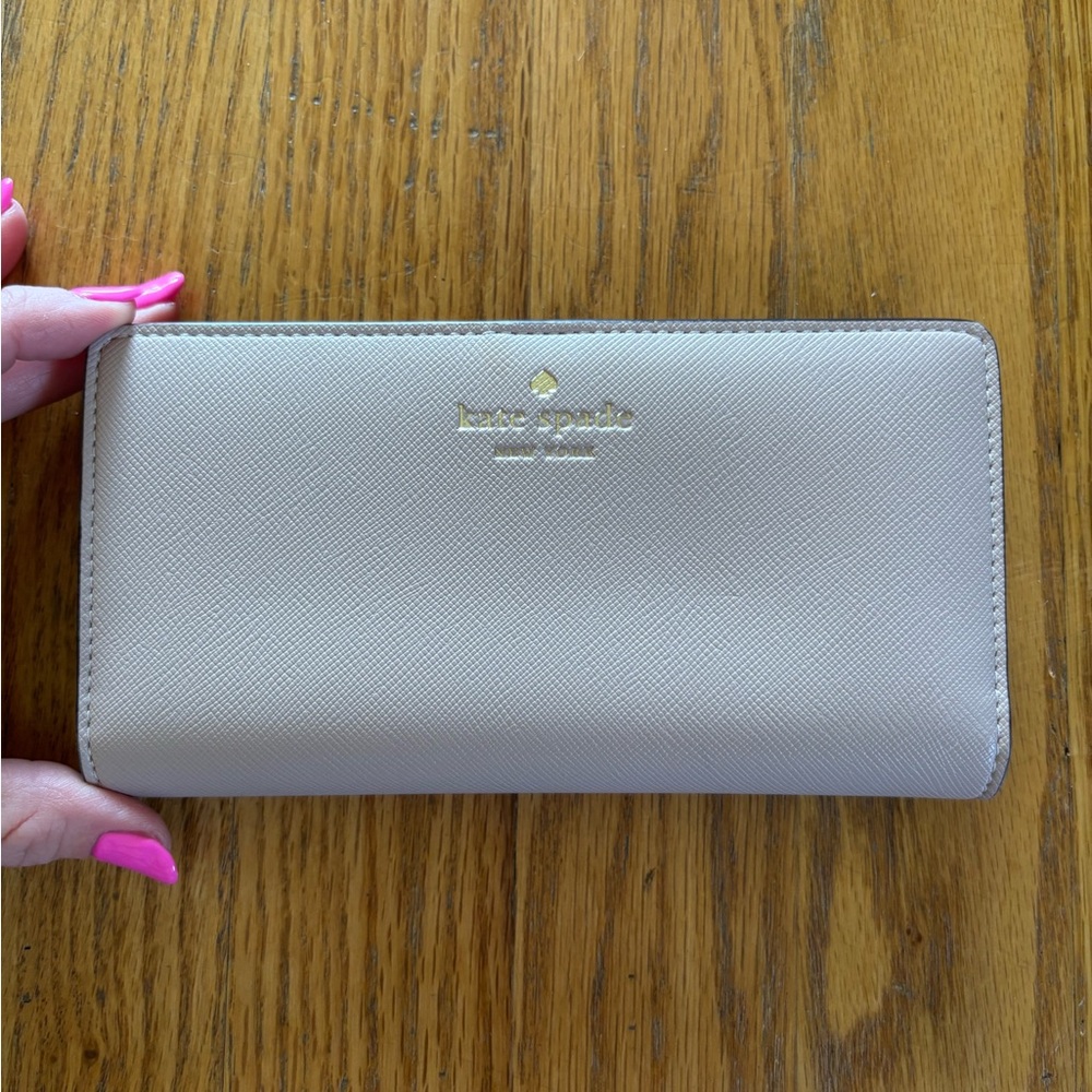 Kate Spade Tan Wallet Classic Design